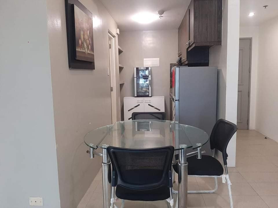 Spacious 2 Bedroom Unit With Pool Manila Eksteriør billede