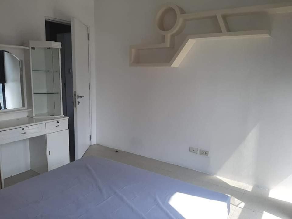 Spacious 2 Bedroom Unit With Pool Manila Eksteriør billede