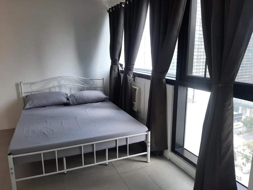 Spacious 2 Bedroom Unit With Pool Manila Eksteriør billede